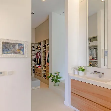 Вилла Impeccable 4-bed Дения