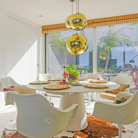Impeccable 4-bed Дения